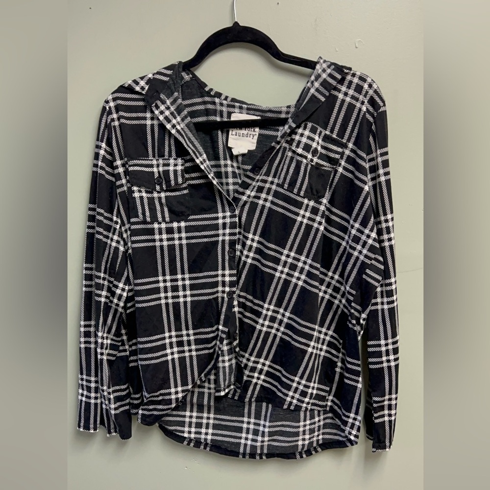 New York Laundry Black and White Plaid Top